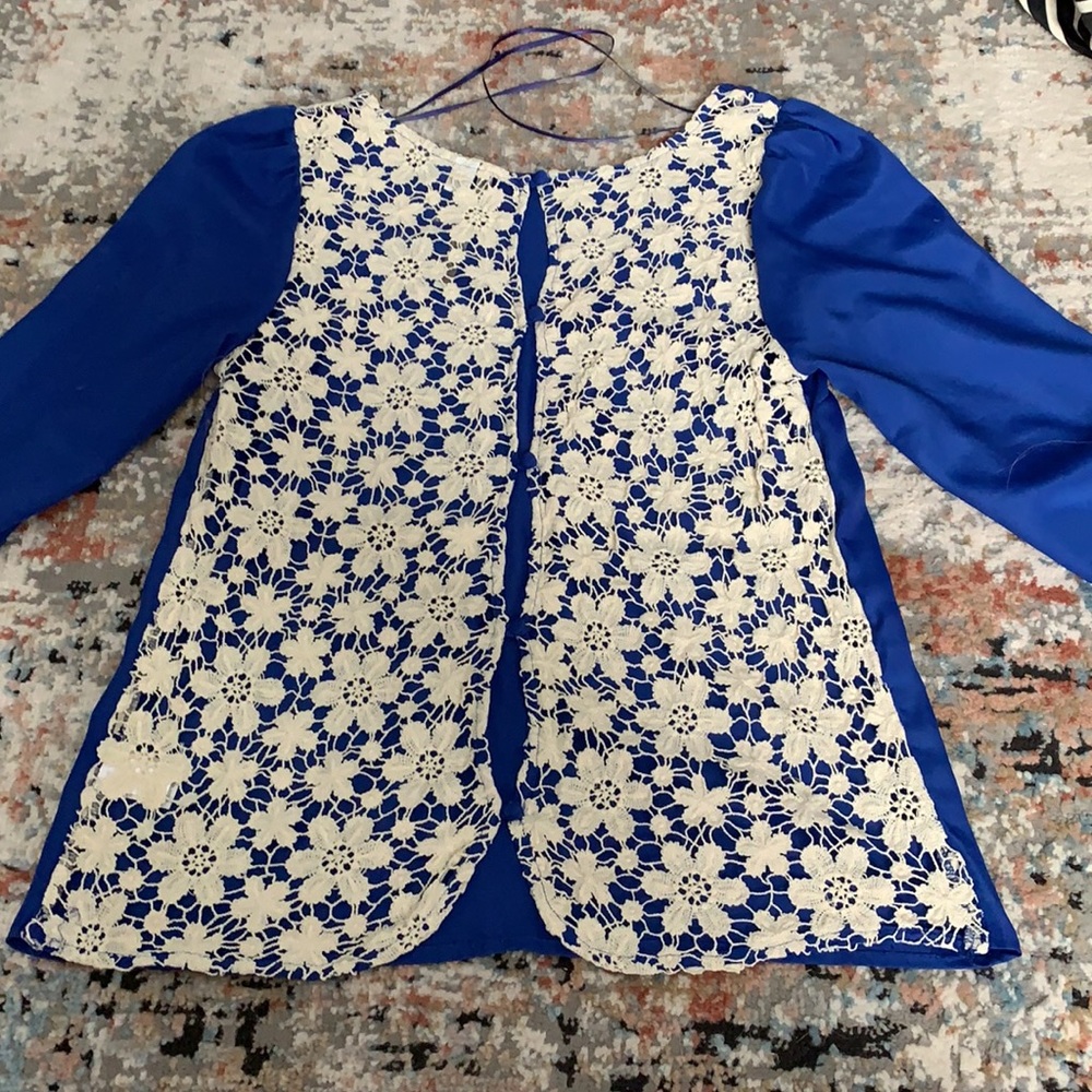 LC Lauren Conrad Crocheted lace back blouse